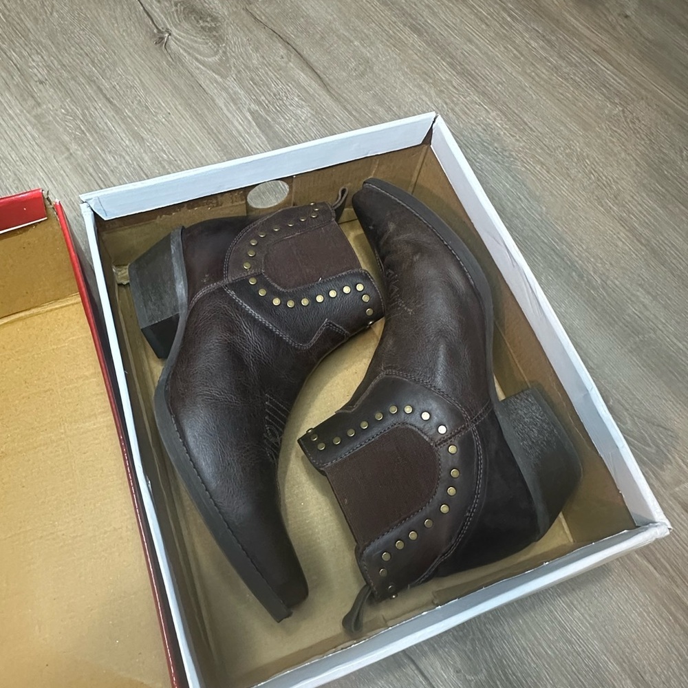 Dingo Dark Brown Studded Leather Western Boots Size 8 👑 - Picture 4 of 11